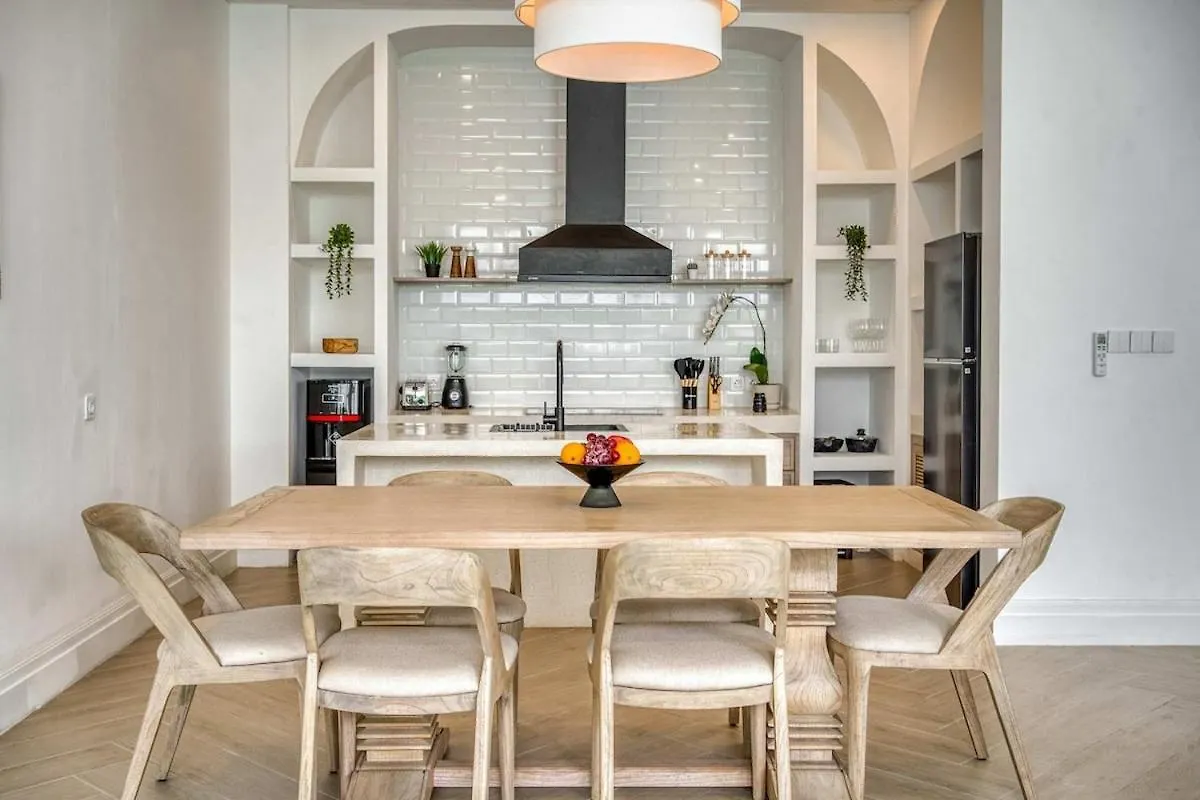Villa Brand New 4Br Colonial Retreat In Berawa, Canggu